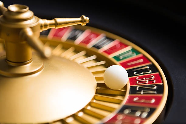 Baccarat payout table on petanitoto showing Player, Banker, and Tie payouts for No Commission variant